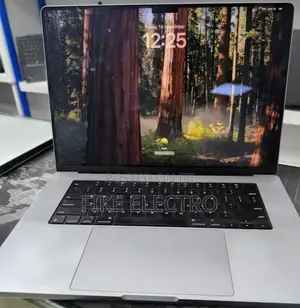 New Laptop Apple MacBook 32GB Apple M1 Max SSD 1T