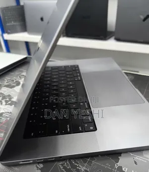 New Laptop Apple MacBook Pro 32GB Apple M1 Max SSD 1T