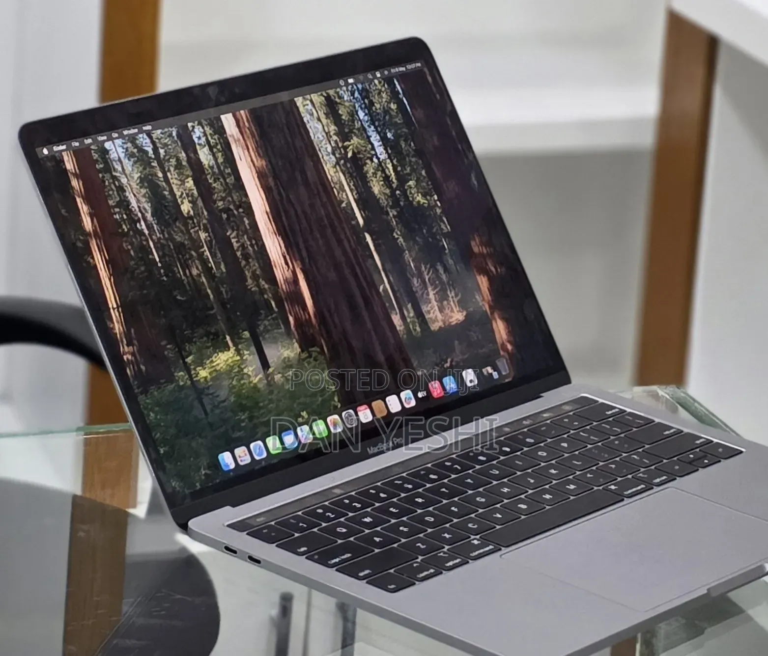 New Laptop Apple MacBook Pro 2019 16GB Intel Core i7 SSD 256GB
