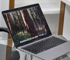 New Laptop Apple MacBook Pro 2019 16GB Intel Core i7 SSD 256GB