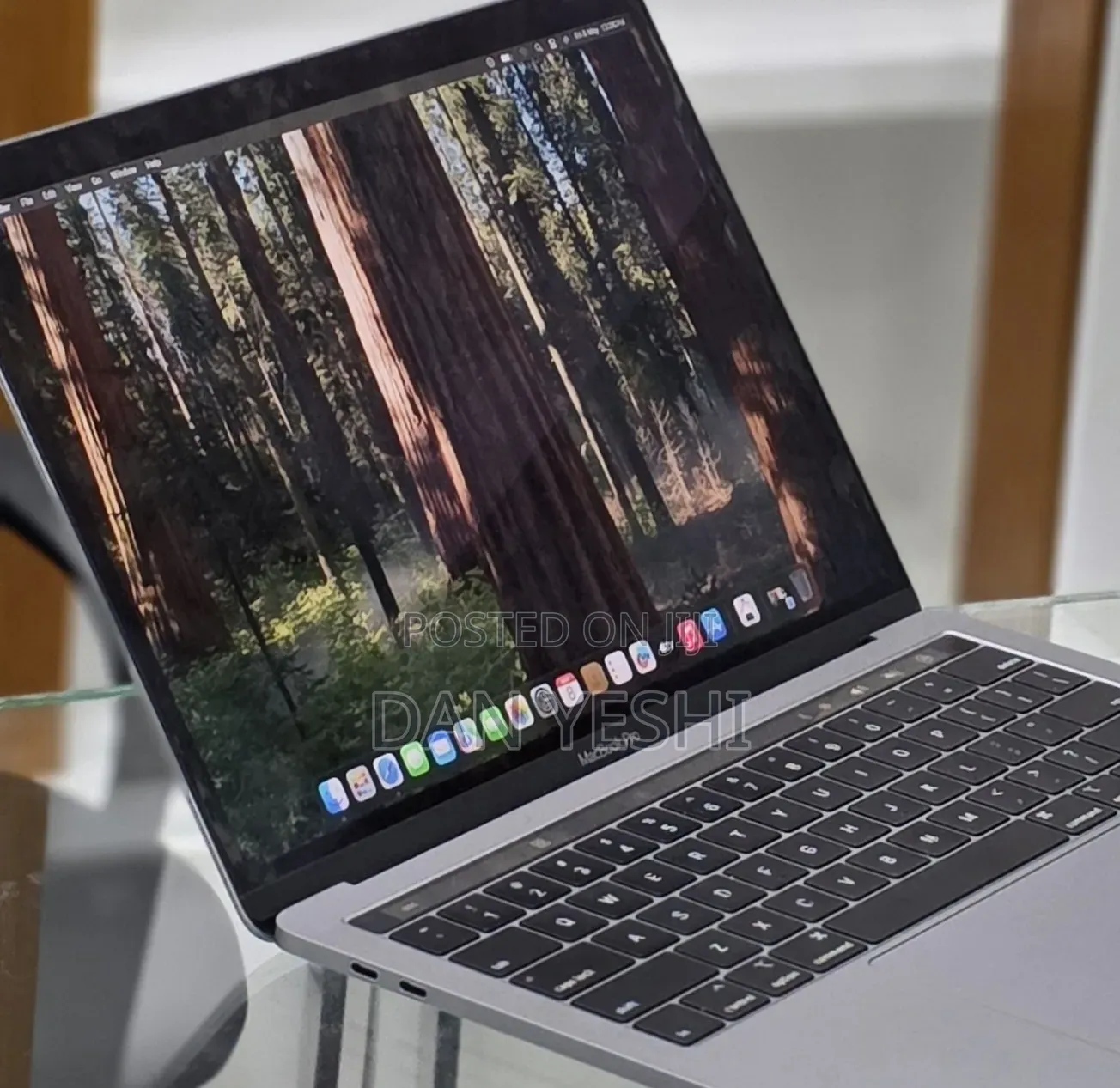 New Laptop Apple MacBook Pro 2019 16GB Intel Core i7 SSD 256GB