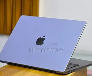 New Laptop Apple MacBook 32GB Apple M1 Pro SSD 512GB