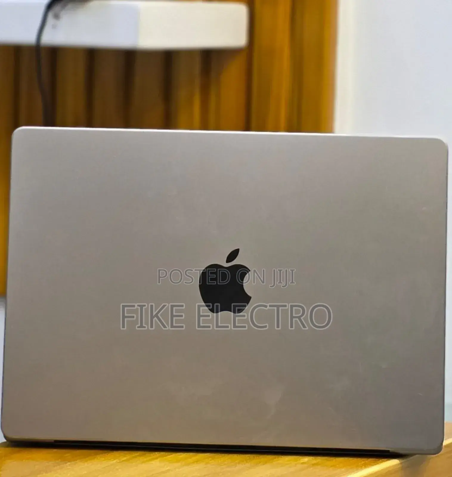 New Laptop Apple MacBook 32GB Apple M1 Pro SSD 512GB