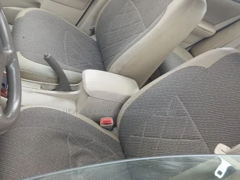 Toyota Corolla 2004 Gold