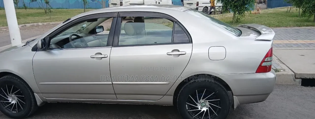 Toyota Corolla 2004 Gold