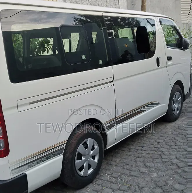 Toyota HiAce 2024 White