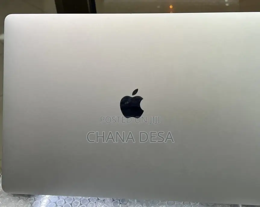 New Laptop Apple MacBook Pro 2018 16GB Intel Core i7 SSD 256GB