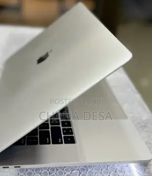 New Laptop Apple MacBook Pro 2018 16GB Intel Core i7 SSD 256GB