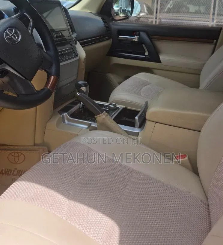 Toyota Land Cruiser 2017 Silver