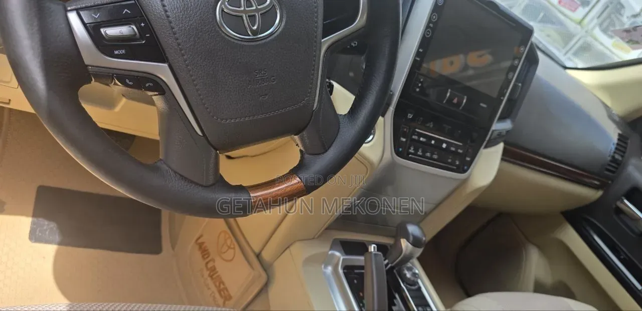 Toyota Land Cruiser 2017 Silver