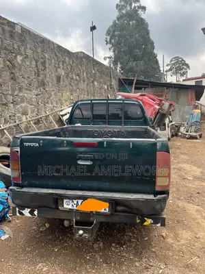Toyota Hilux 2.5 D-4D 2007 Green