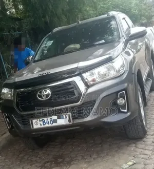 Toyota Hilux 2019 Gray