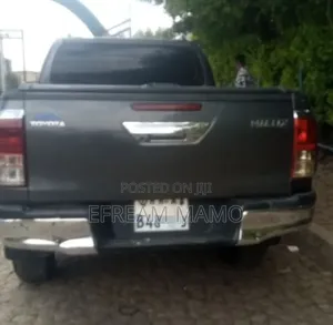 Toyota Hilux 2019 Gray