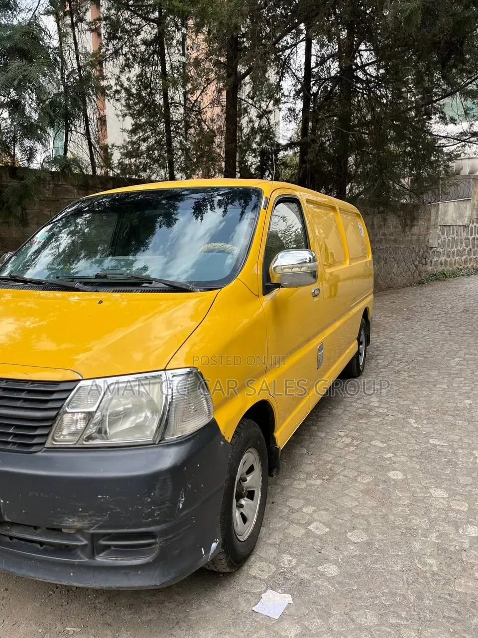 Toyota HiAce 2009 Yellow