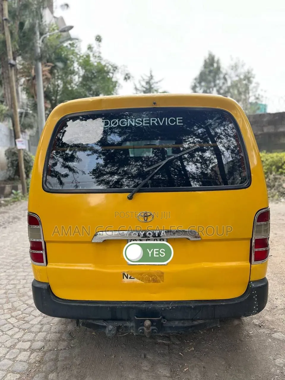 Toyota HiAce 2009 Yellow