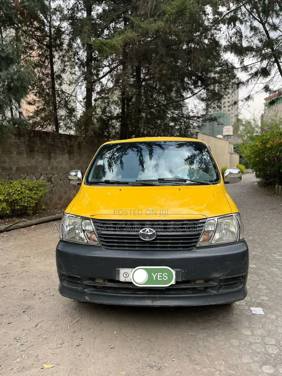 Toyota HiAce 2009 Yellow