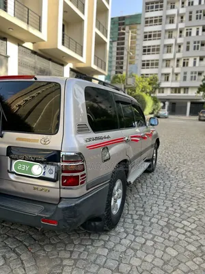 Toyota Land Cruiser 1999 Silver