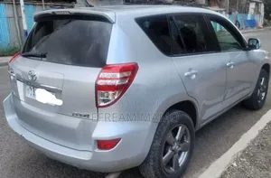 Toyota RAV4 2012 Silver