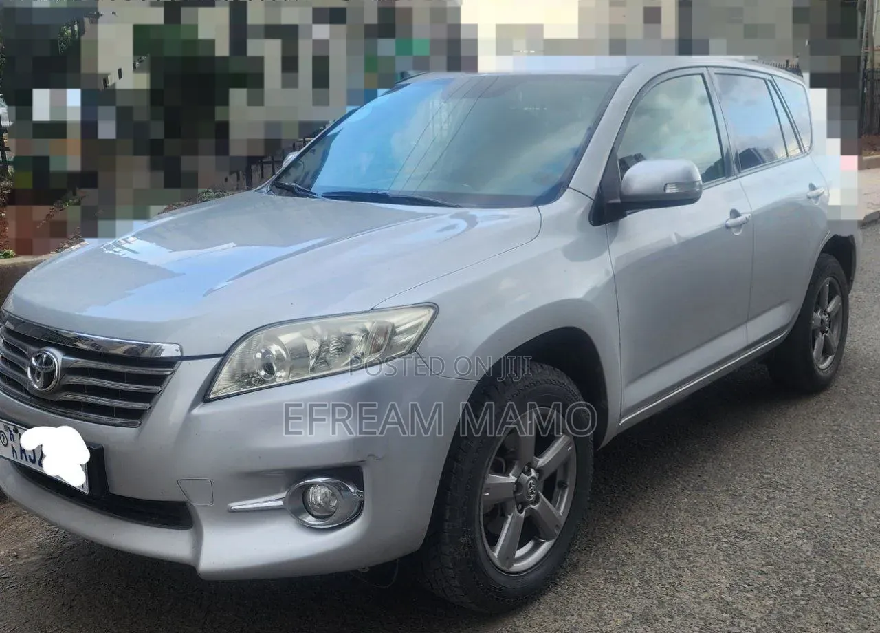 Toyota RAV4 2012 Silver
