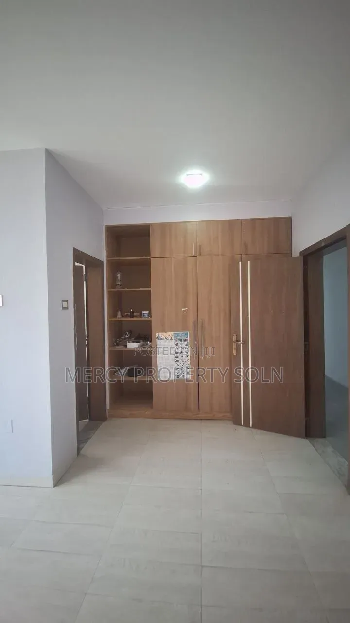 9bdrm House in Bole for sale