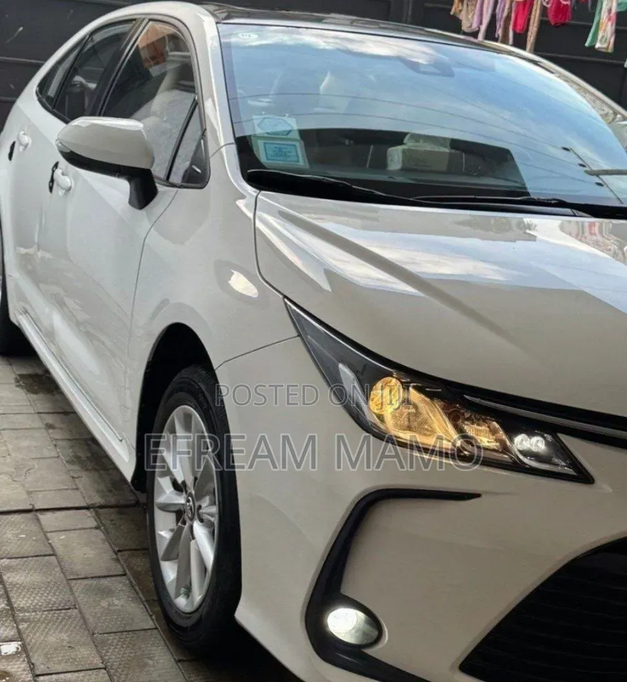 Toyota Corolla 2022 White