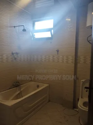 8bdrm House in Bole for sale