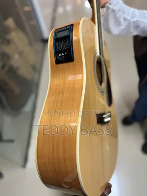 Yamaha 370 Guitar