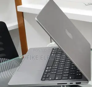 New Laptop Apple MacBook Pro 32GB Apple M1 Pro SSD 512GB