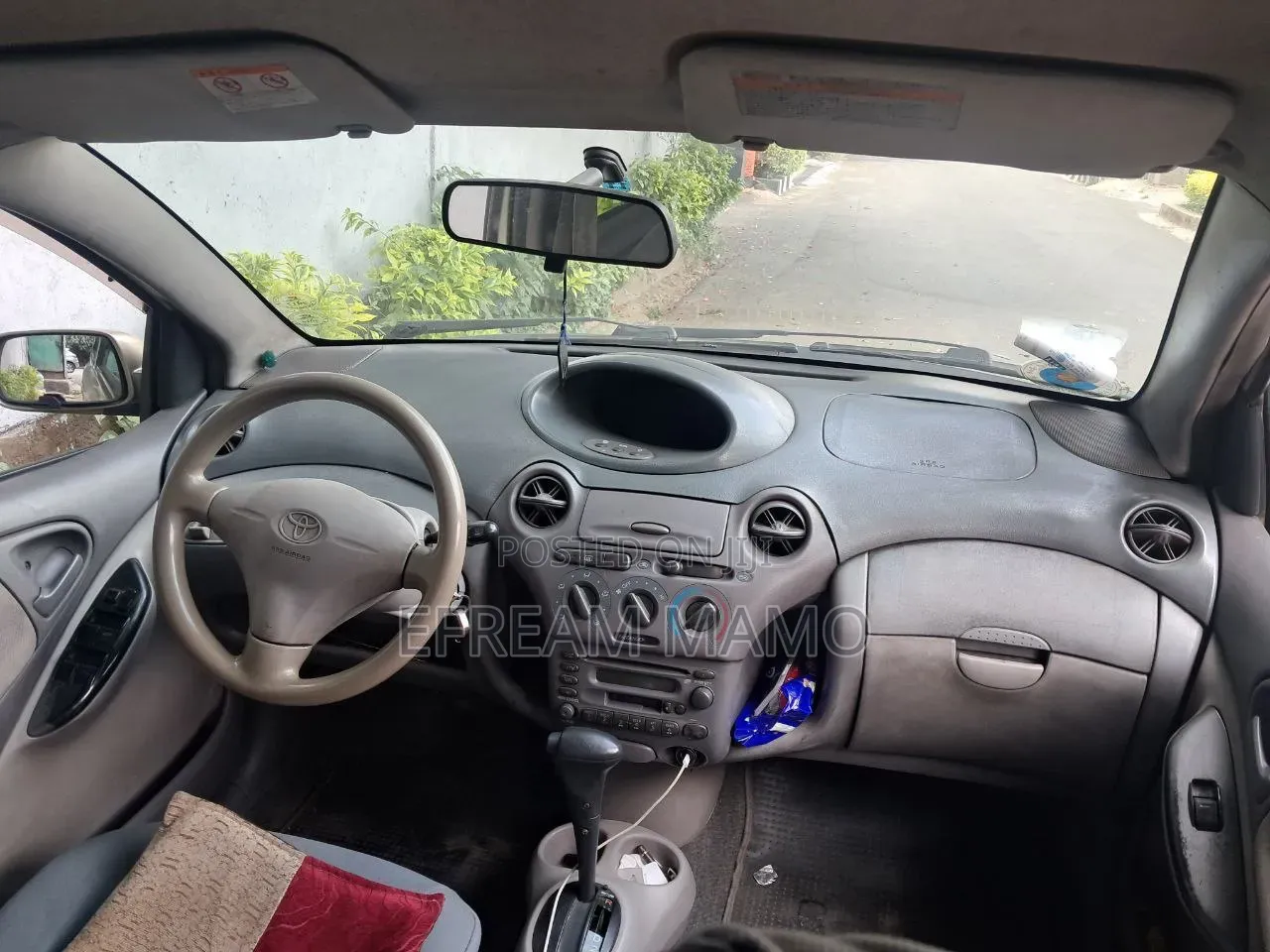 Toyota Platz 2001 Gold