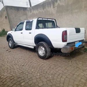 Nissan Hardbody 2000i 2006 White