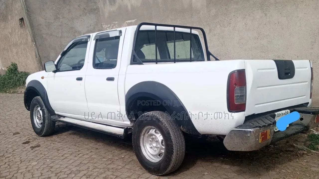 Nissan Hardbody 2000i 2006 White