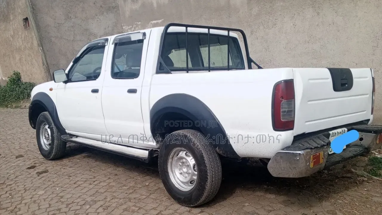 Nissan Hardbody 2000i 2006 White