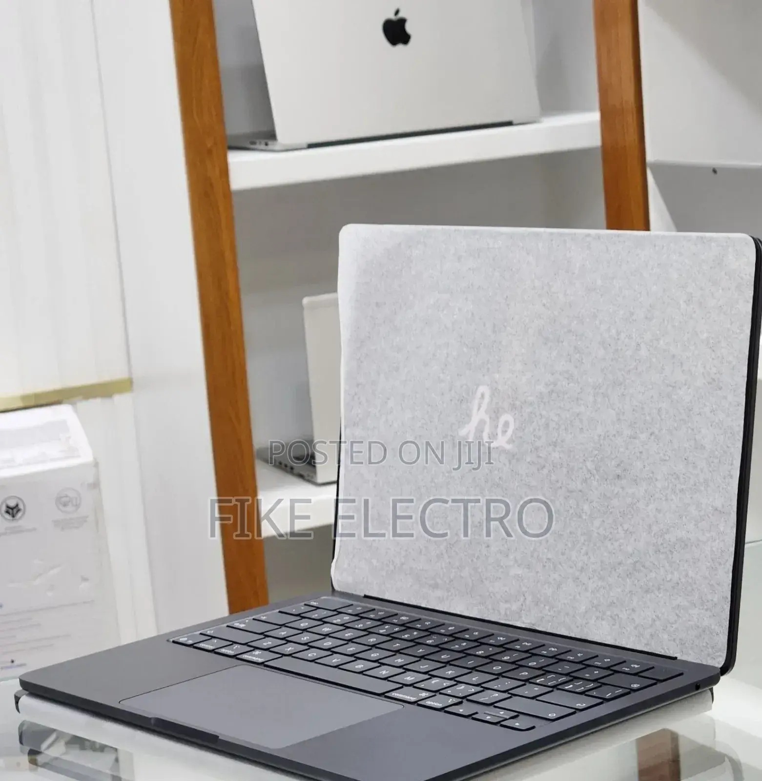 New Laptop Apple MacBook Air 2025 M4 16GB Apple M4 SSD 256GB