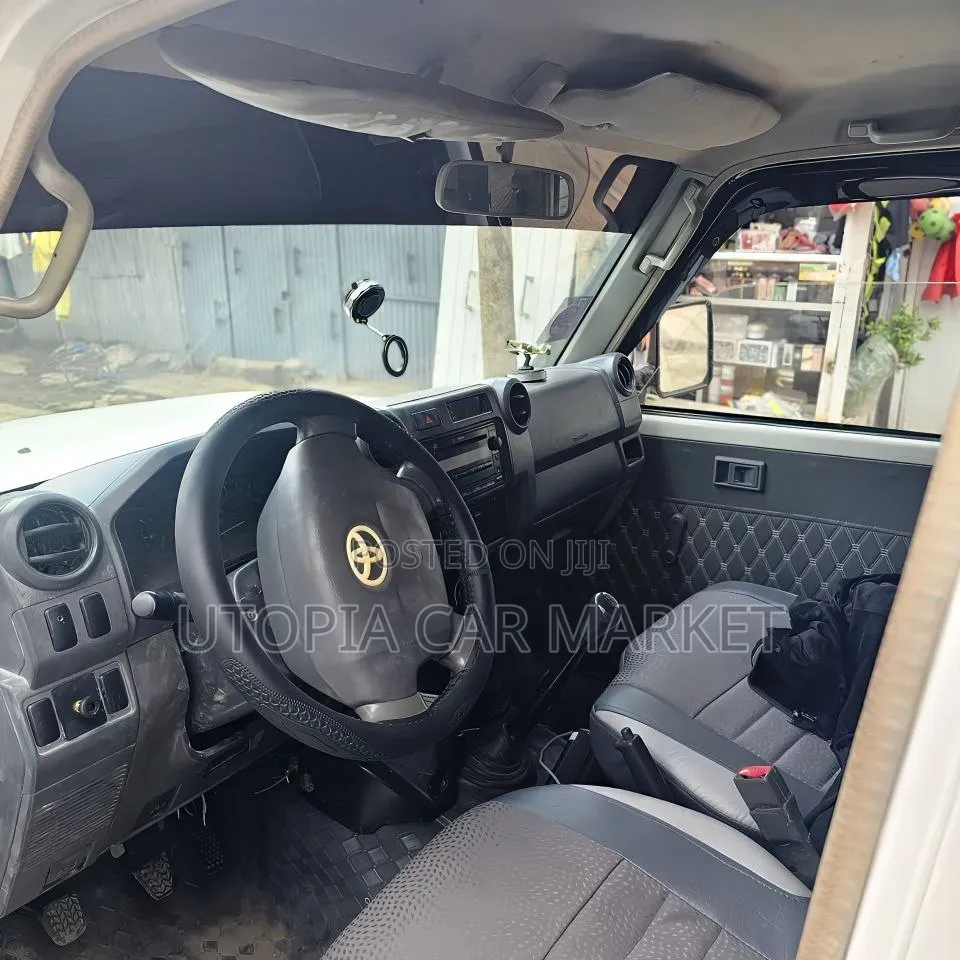 Toyota Land Cruiser 2012 White