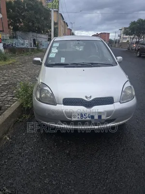 Toyota Vitz 2001 Gold
