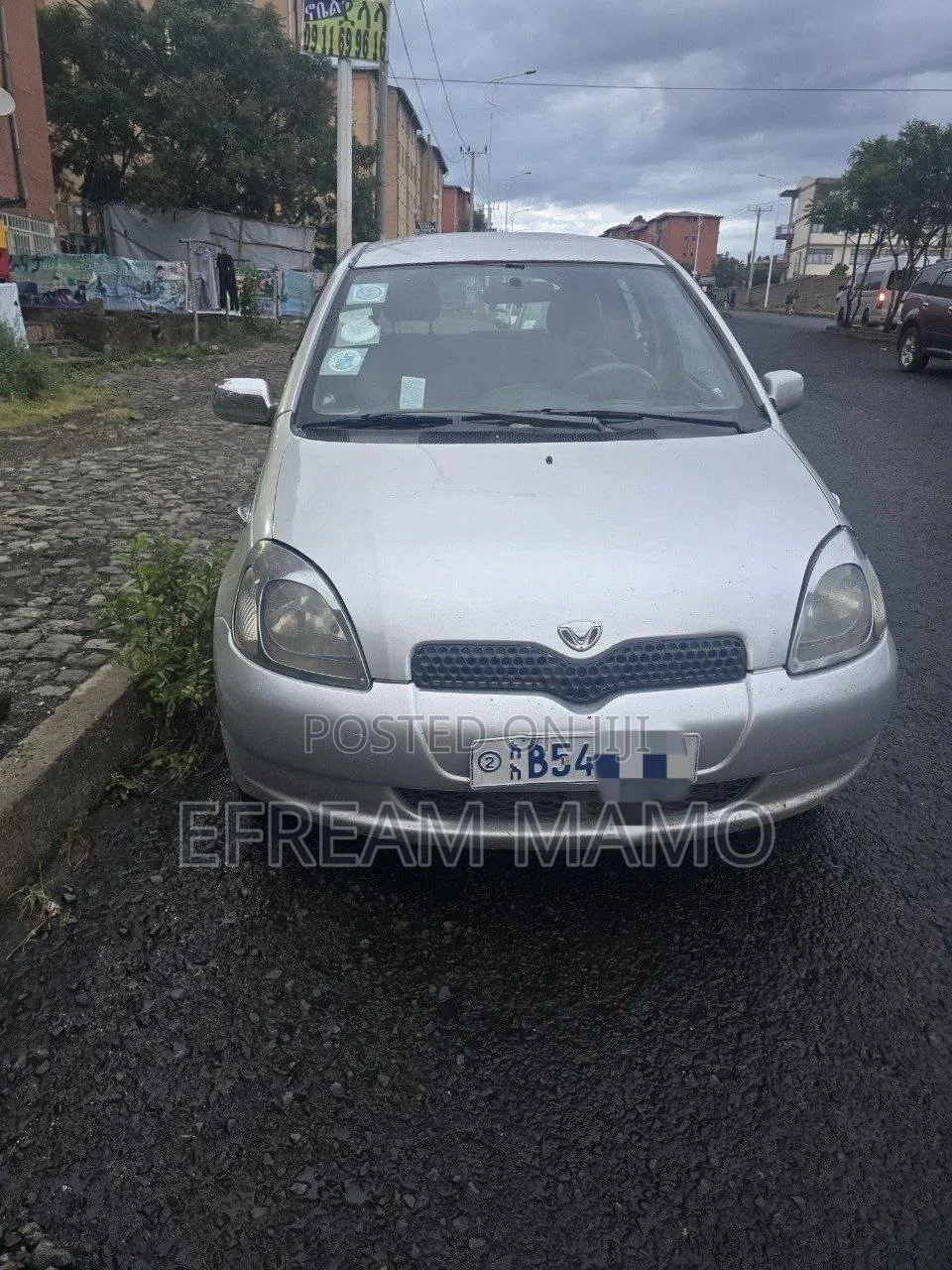 Toyota Vitz 2001 Gold