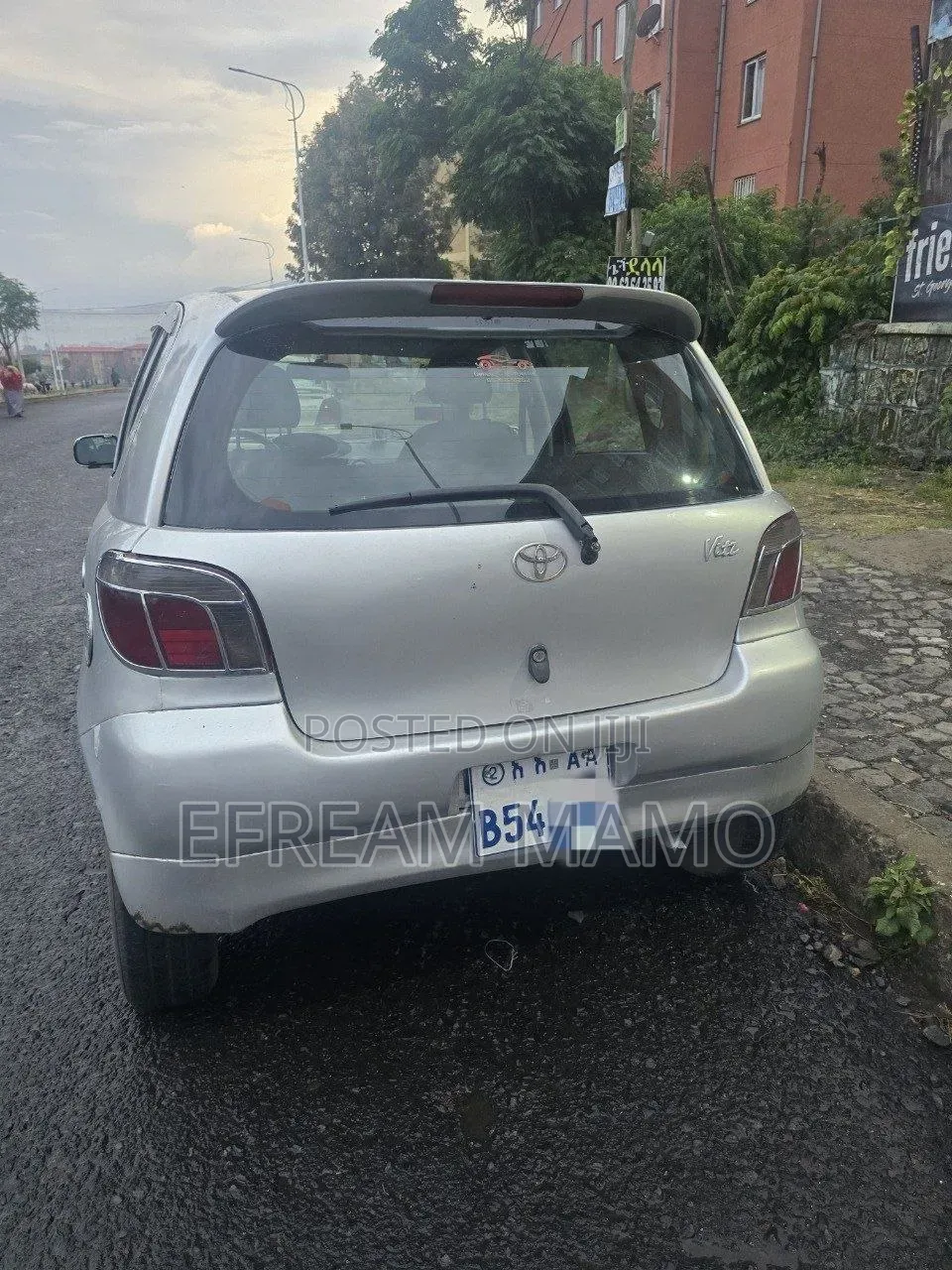 Toyota Vitz 2001 Gold