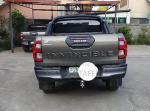 Toyota Hilux 2021 Gray