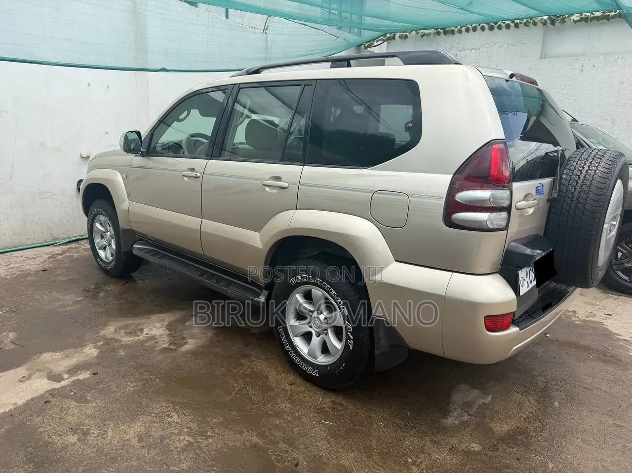 Toyota Land Cruiser 2006 Gold