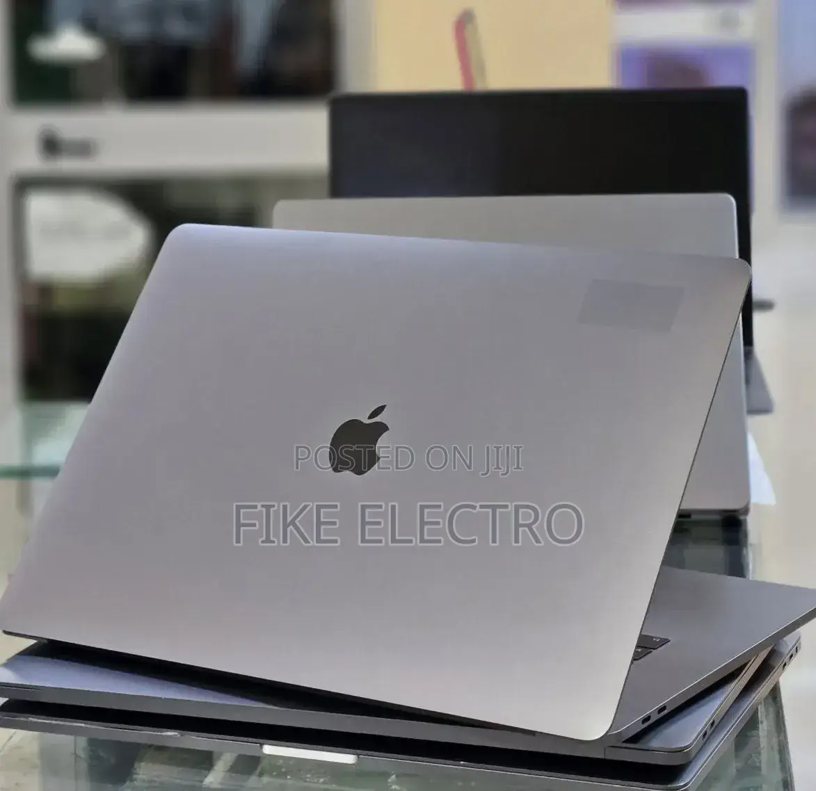 New Laptop Apple MacBook Pro 2017 16GB Intel Core i7 SSD 512GB