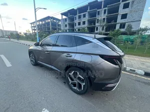 Hyundai Tucson 2021 Gold