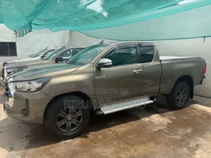 Toyota Hilux 2021 Green