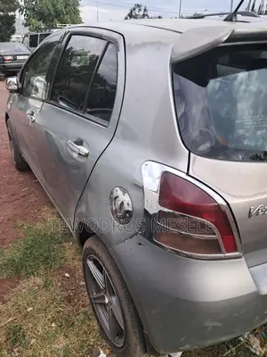 Toyota Yaris 1.0 2006 Silver