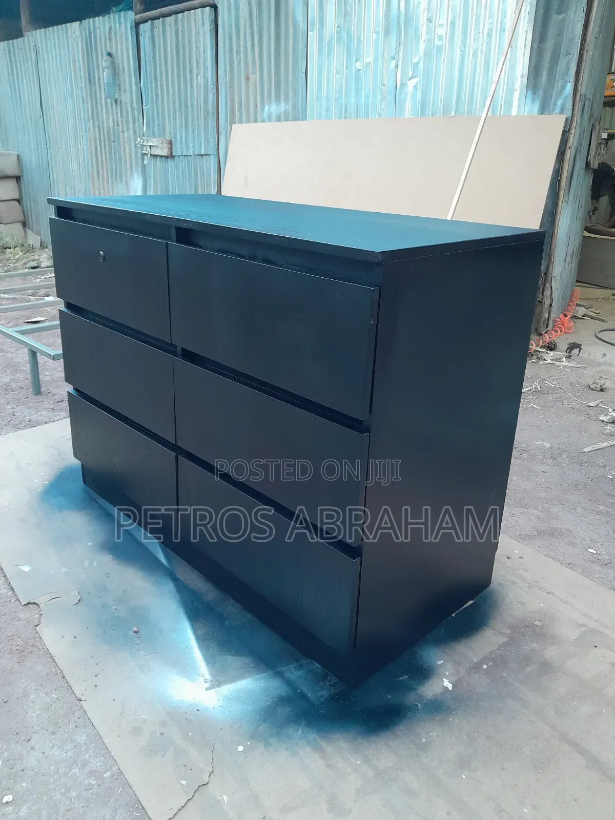 Oak Material Chest of Drawer
