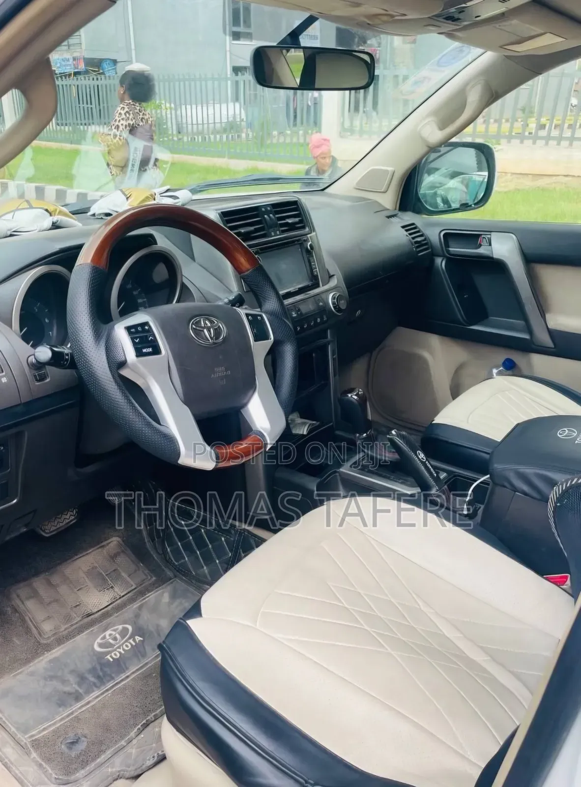 Toyota Land Cruiser 2012