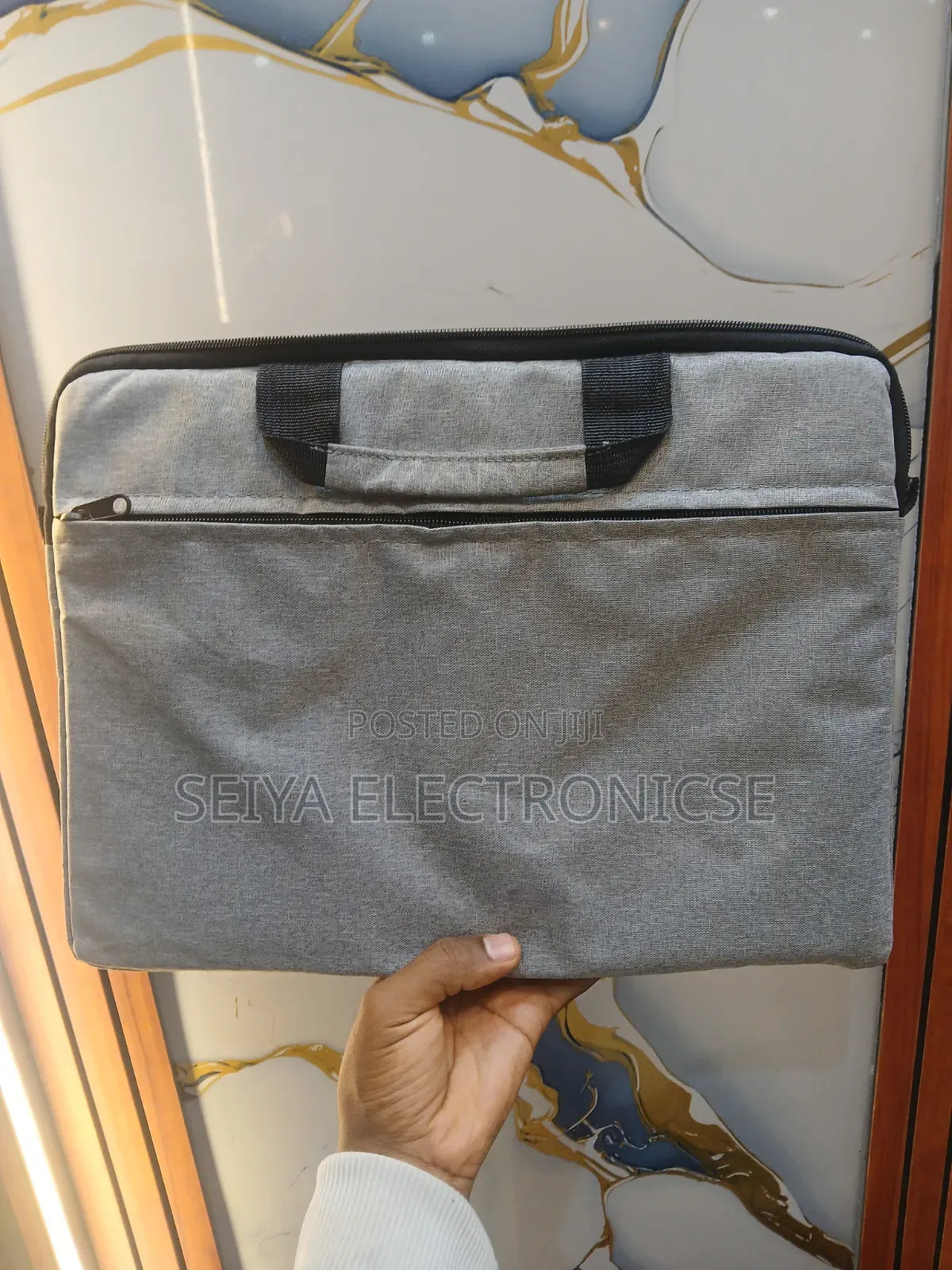 Laptop Shoulder Bag Designed To Hold 14-inch To 15.6-inch Laptops.
