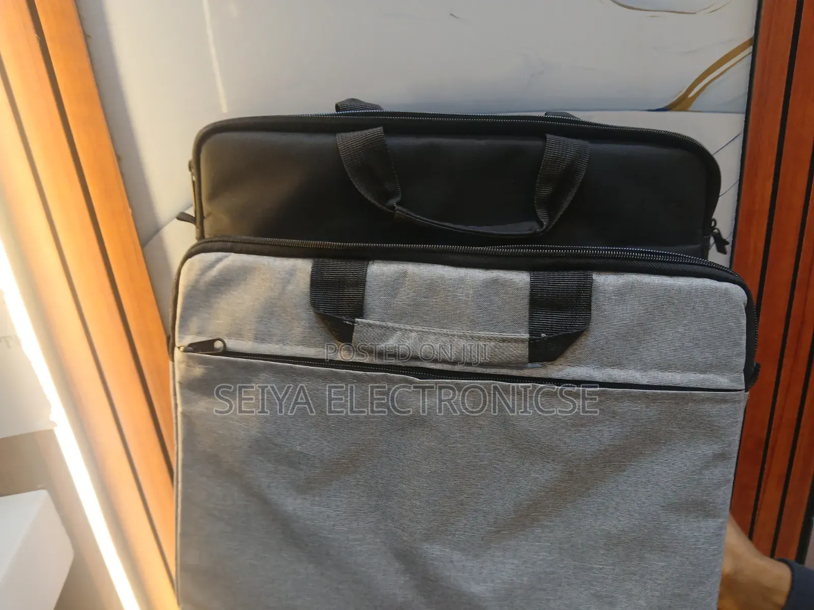 Laptop Shoulder Bag Designed To Hold 14-inch To 15.6-inch Laptops.