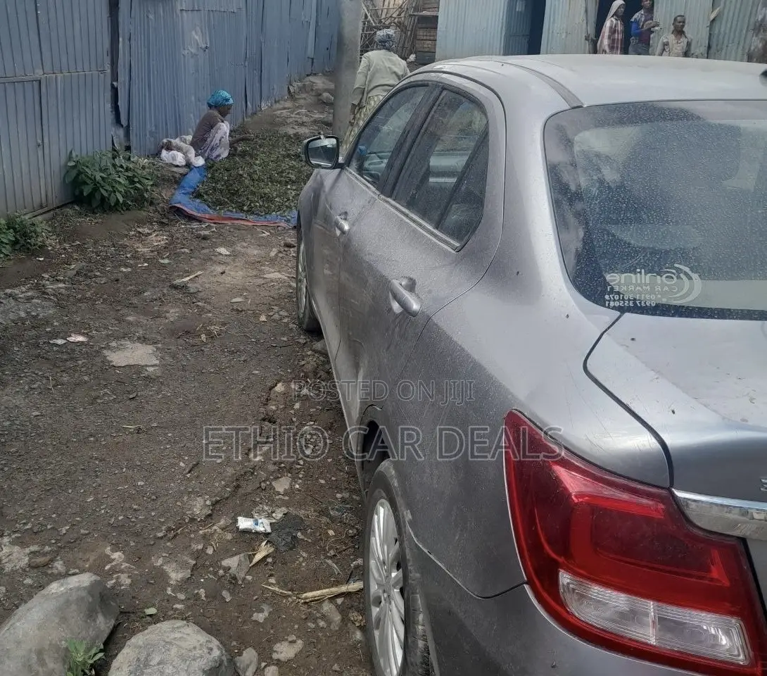 Suzuki Dzire 2023 Silver