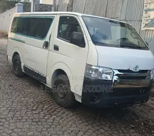 Toyota HiAce 2011 White