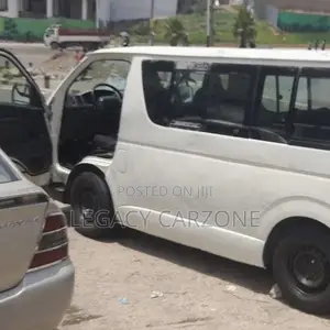 Toyota HiAce 2011 White